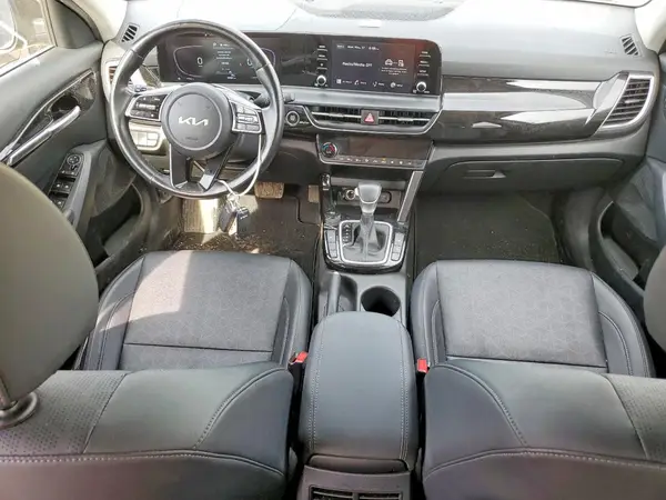 KNDEU2AA8R7568708 2024 KIA SELTOS - Image 8