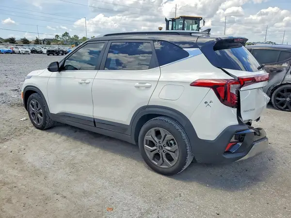 KNDEU2AA8R7572127 2024 KIA SELTOS - Image 2