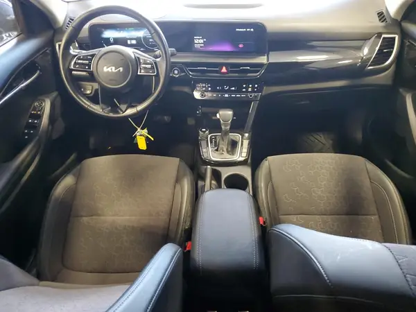KNDEU2AA8R7608074 2024 KIA SELTOS - Image 8