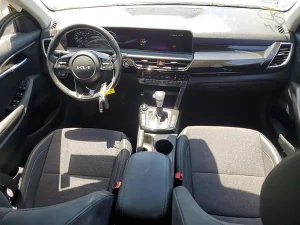KNDEU2AA8R7652768 2024 KIA SELTOS - Image 8