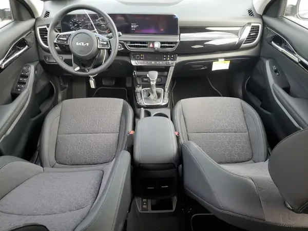 KNDEU2AA8R7664127 2024 KIA SELTOS - Image 8