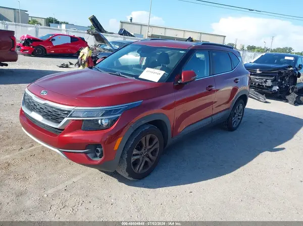 KNDEU2AA9M7090775 2021 KIA SELTOS - Image 2