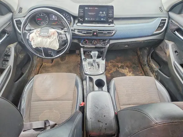 KNDEU2AA9M7096124 2021 KIA SELTOS - Image 8