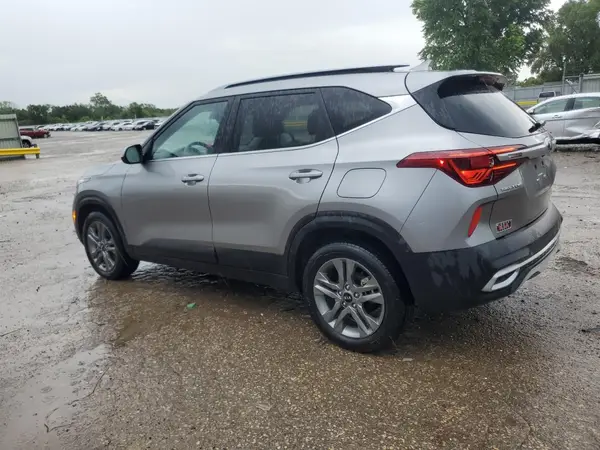 KNDEU2AA9M7111785 2021 KIA SELTOS - Image 2