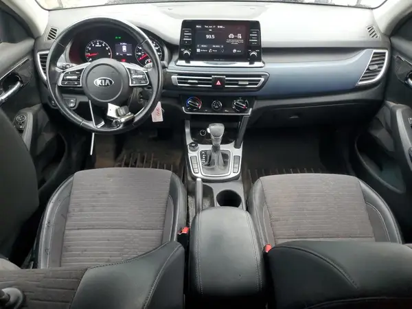 KNDEU2AA9M7111785 2021 KIA SELTOS - Image 8