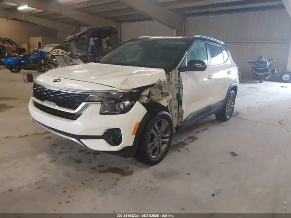 KNDEU2AA9M7111897 2021 KIA SELTOS - Image 2