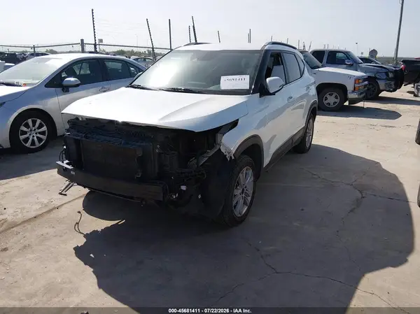 KNDEU2AA9M7140154 2021 KIA SELTOS - Image 2