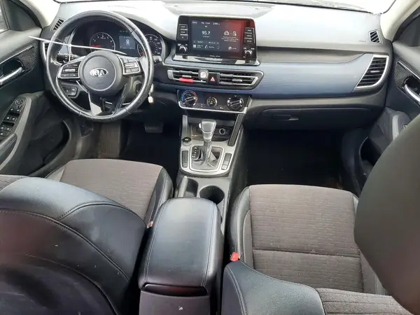 KNDEU2AA9M7141577 2021 KIA SELTOS - Image 8