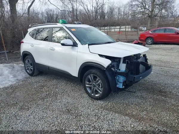 KNDEU2AA9M7203818 2021 KIA SELTOS - Image 1