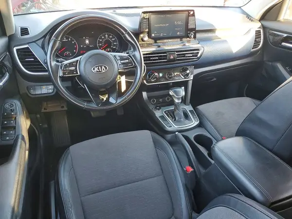 KNDEU2AA9M7218884 2021 KIA SELTOS - Image 8