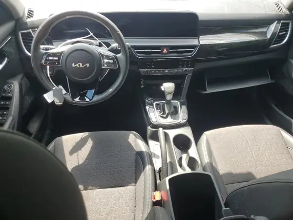 KNDEU2AA9R7603000 2024 KIA SELTOS - Image 8