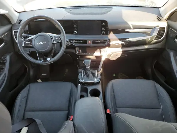 KNDEU2AA9R7607063 2024 KIA SELTOS - Image 8