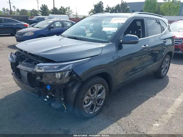 KNDEU2AA9R7659275 2024 KIA SELTOS - Image 2