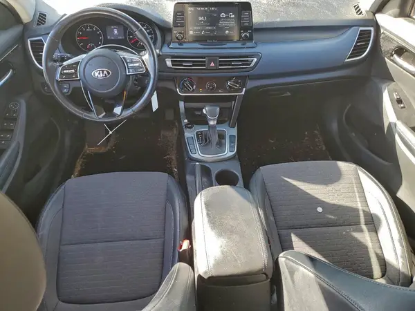 KNDEU2AAXM7049717 2021 KIA SELTOS - Image 8