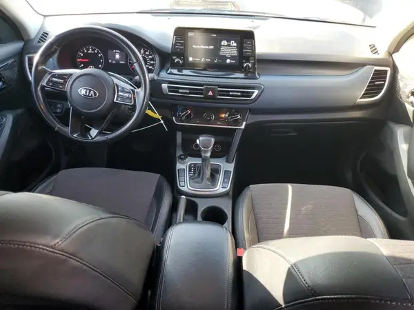 KNDEU2AAXM7054402 2021 KIA SELTOS - Image 8