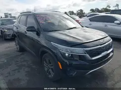 KNDEU2AAXM7056117 2021 KIA SELTOS