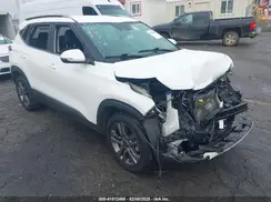 KNDEU2AAXM7058210 2021 KIA SELTOS
