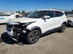 KNDEU2AAXM7080112 2021 KIA SELTOS