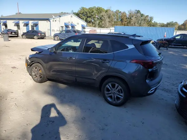KNDEU2AAXM7161434 2021 KIA SELTOS - Image 2