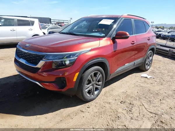 KNDEU2AAXM7173048 2021 KIA SELTOS - Image 2