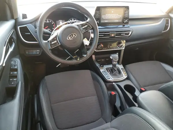 KNDEU2AAXM7217047 2021 KIA SELTOS - Image 8