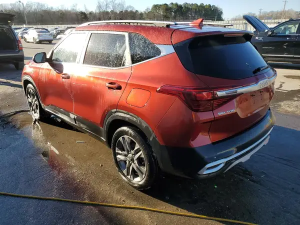 KNDEU2AAXN7286483 2022 KIA SELTOS - Image 2