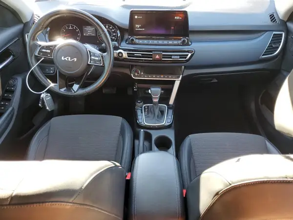 KNDEU2AAXN7286483 2022 KIA SELTOS - Image 8