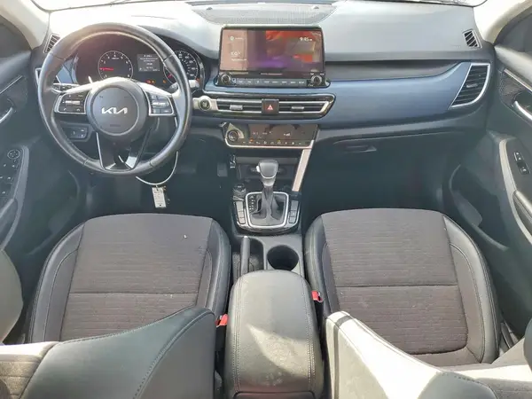 KNDEU2AAXN7300561 2022 KIA SELTOS - Image 8