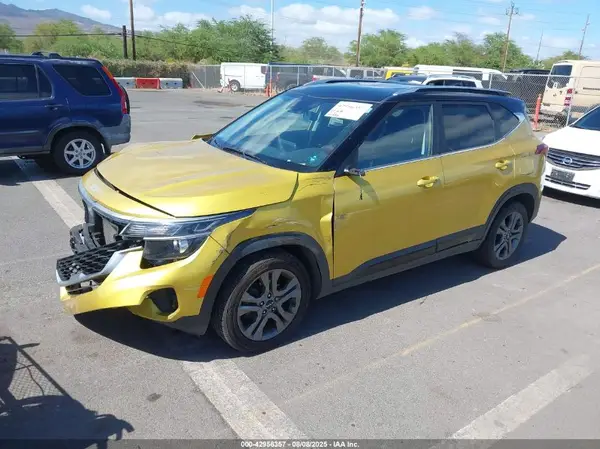 KNDEU2AAXP7350623 2023 KIA SELTOS - Image 2
