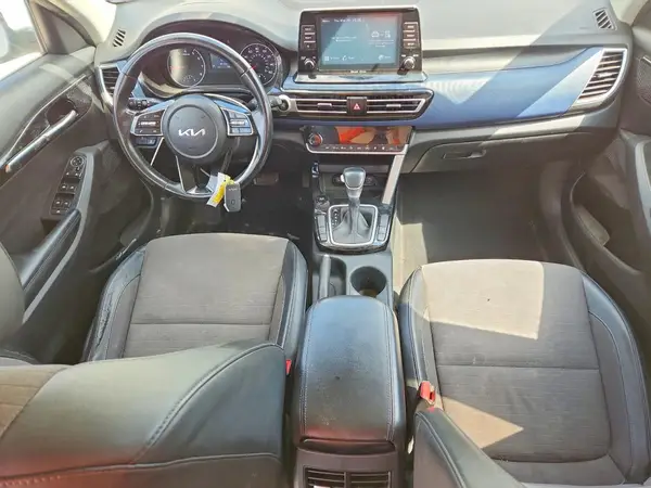 KNDEU2AAXP7374887 2023 KIA SELTOS - Image 8