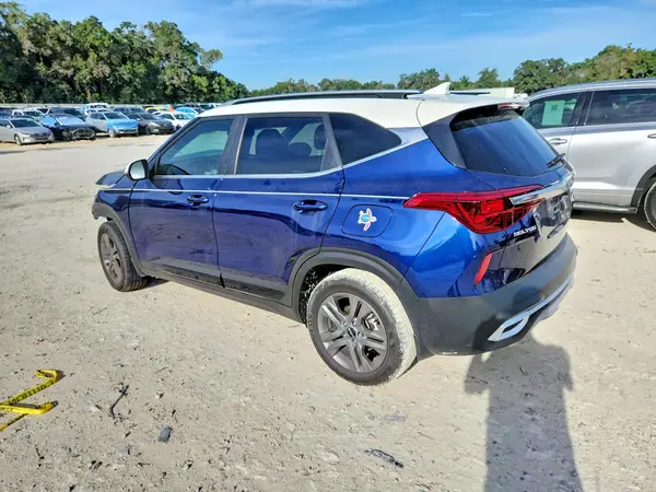 KNDEU2AAXP7395951 2023 KIA SELTOS - Image 2