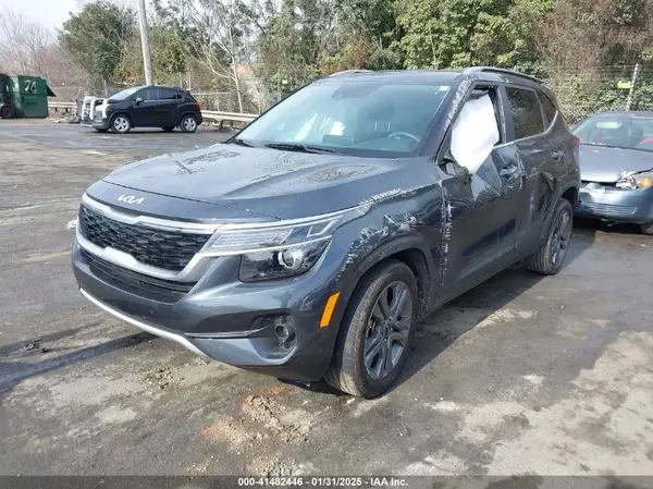 KNDEU2AAXP7400713 2023 KIA SELTOS - Image 2