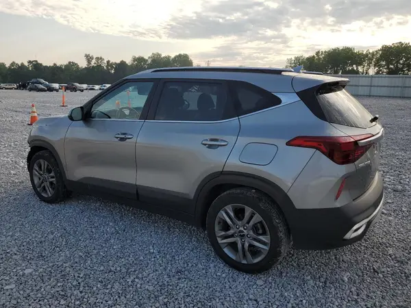 KNDEU2AAXP7414367 2023 KIA SELTOS - Image 2