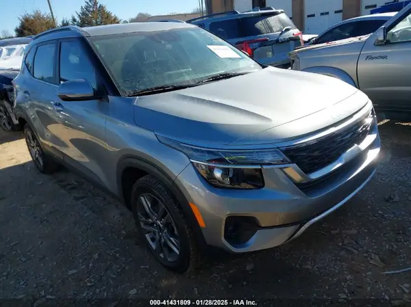 KNDEU2AAXP7444419 2023 KIA SELTOS - Image 1