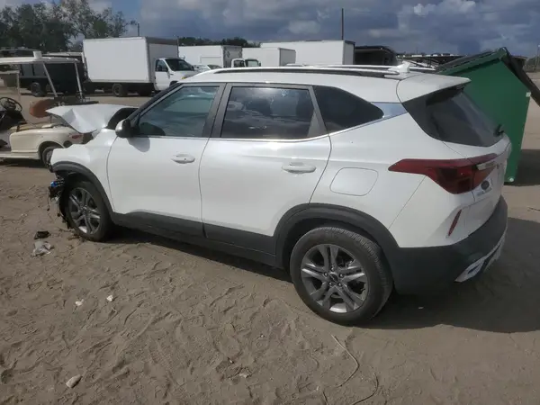 KNDEU2AAXP7451628 2023 KIA SELTOS - Image 2