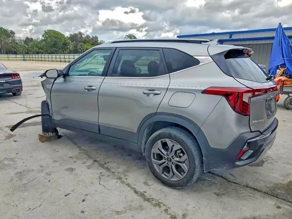 KNDEU2AAXR7597949 2024 KIA SELTOS - Image 2
