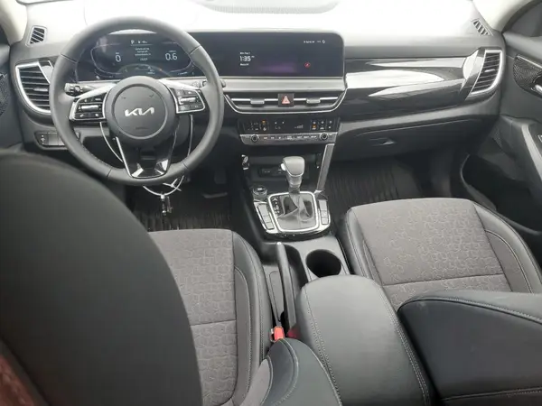 KNDEU2AAXS7674793 2025 KIA SELTOS - Image 8