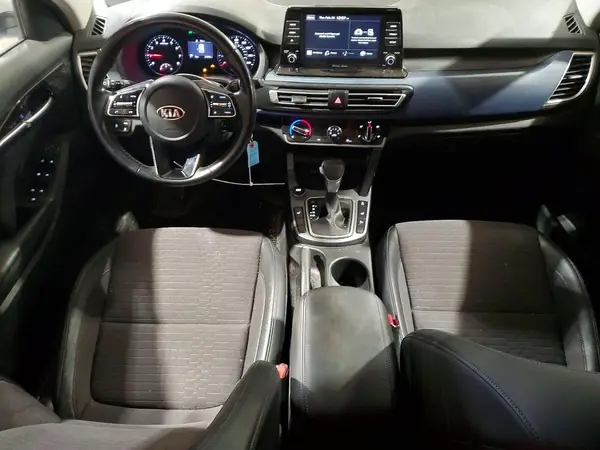 KNDEUCA20M7154944 2021 KIA SELTOS - Image 8