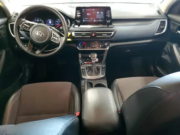 KNDEUCA21M7056795 2021 KIA SELTOS - Image 8