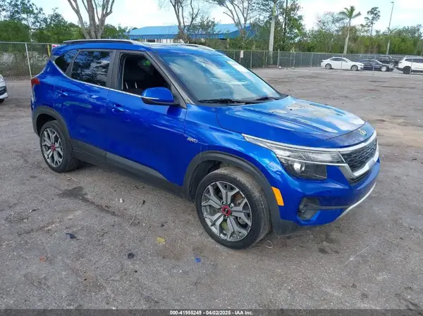 KNDEUCA22M7040122 2021 KIA SELTOS - Image 1