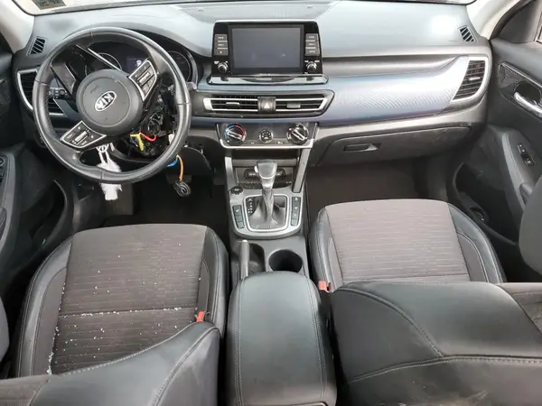 KNDEUCA22M7057082 2021 KIA SELTOS - Image 8