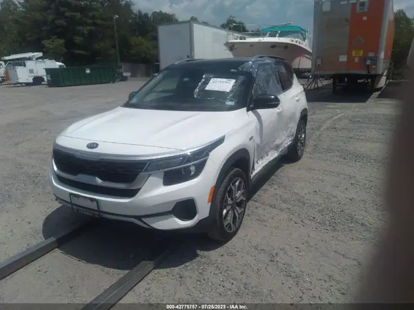 KNDEUCA23M7058323 2021 KIA SELTOS - Image 2