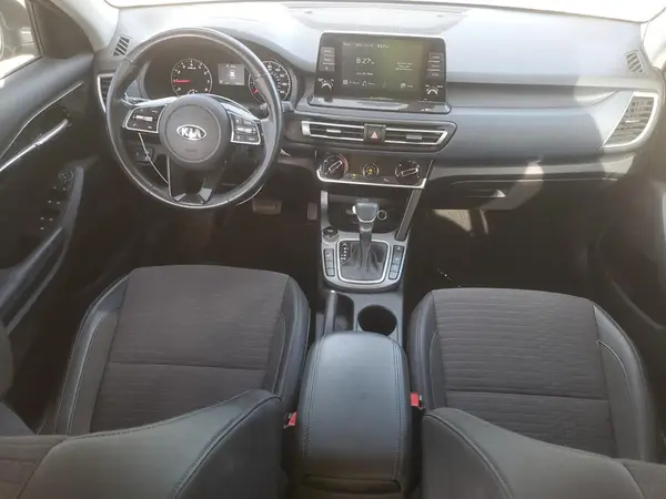 KNDEUCA24M7052725 2021 KIA SELTOS - Image 8