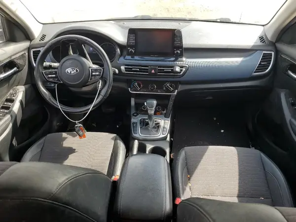 KNDEUCA24M7092156 2021 KIA SELTOS - Image 8