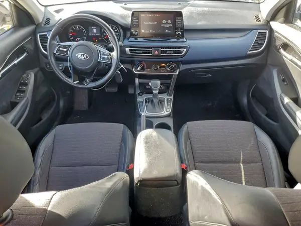 KNDEUCA24M7135720 2021 KIA SELTOS - Image 8