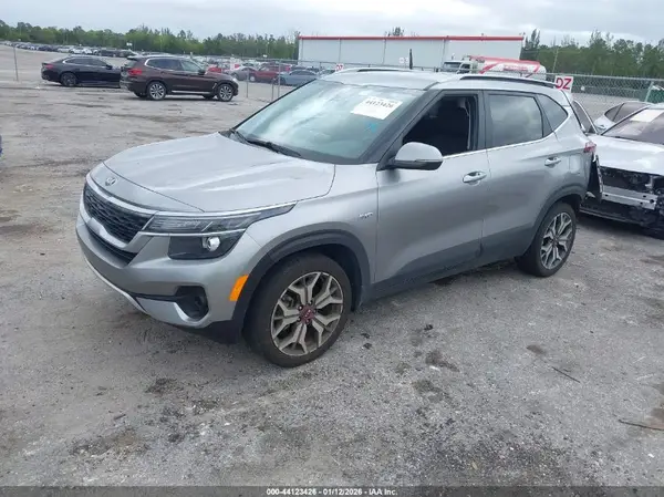 KNDEUCA24M7164750 2021 KIA SELTOS - Image 2