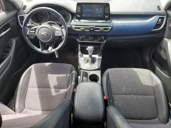KNDEUCA24M7192225 2021 KIA SELTOS - Image 8