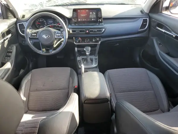 KNDEUCA27M7084522 2021 KIA SELTOS - Image 8