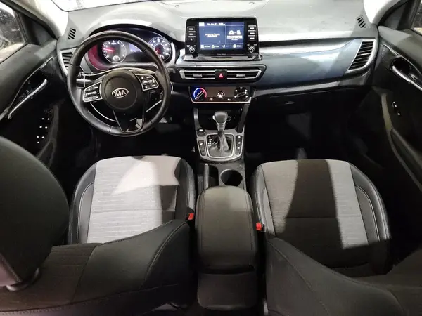KNDEUCA27M7087470 2021 KIA SELTOS - Image 8