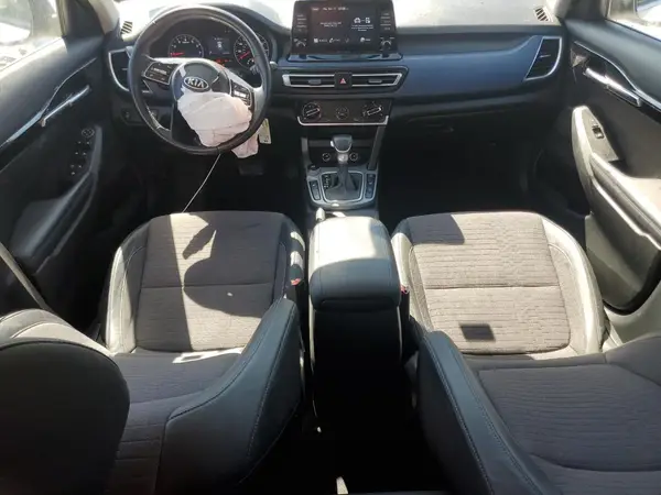 KNDEUCA27M7191120 2021 KIA SELTOS - Image 8